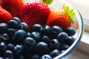 berries-blueberries-bowl-139751
